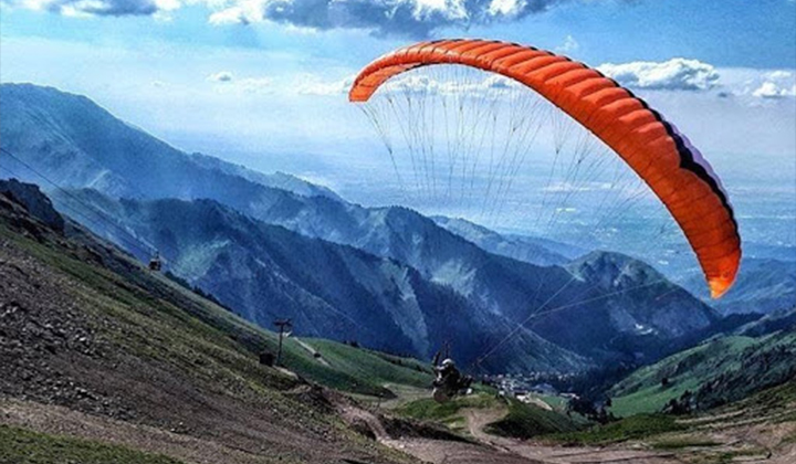 Paragliding 